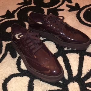 Zara burgundy patent vegan leather platform oxford